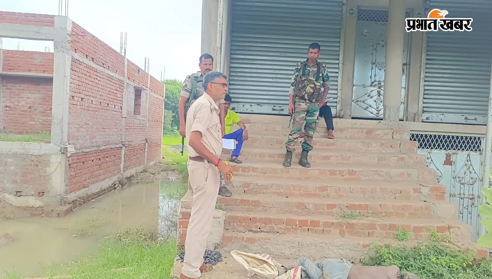 सड़क किनारे मिला अज्ञात वृद्ध का शव, नही हो सकी पहचान