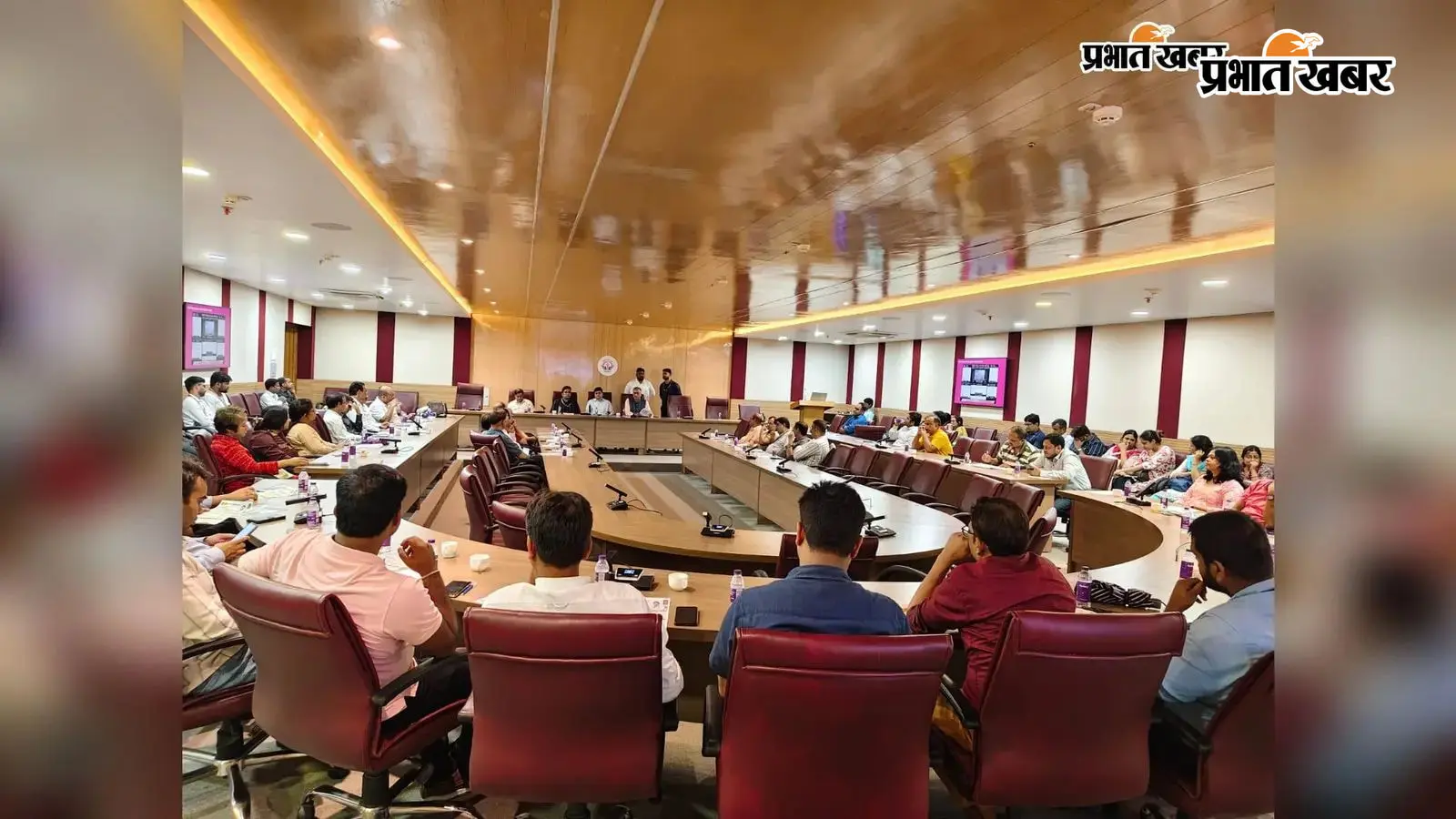एनएमसीएच जमुहार में पीएनबी ने आयोजित किया डॉक्टर्स मीट, चिकित्सकों को बैंकिंग सेवाओं की दी जानकारी