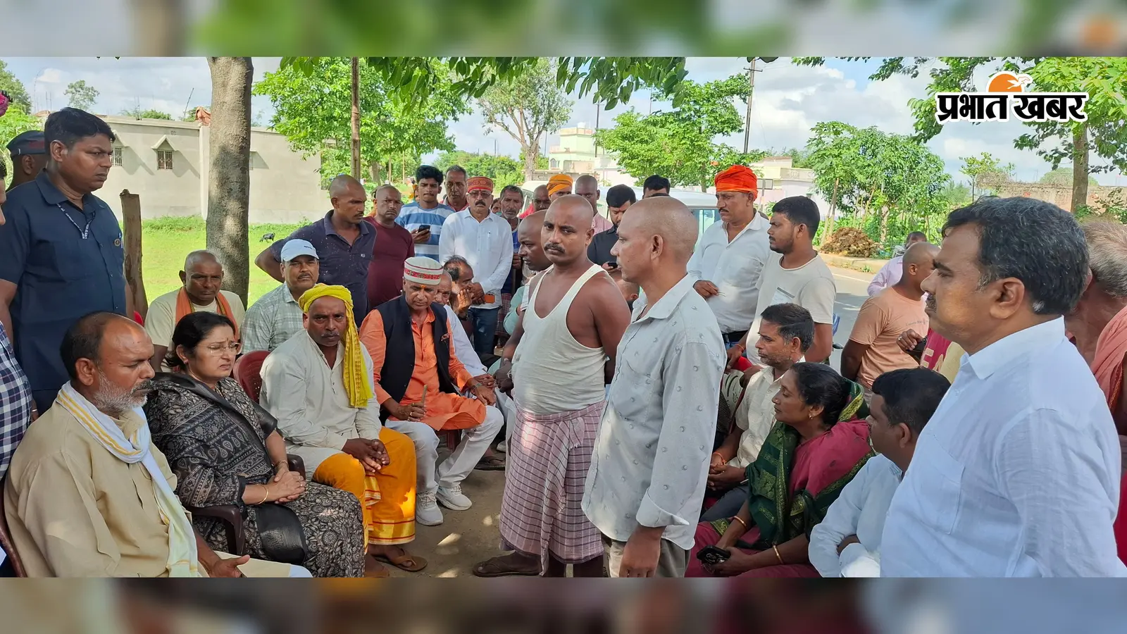 वज्रपात से चार छात्रों व किसान की मौत, केंद्रीय मंत्री अन्नपूर्णा देवी ने पीड़ित परिवारों से की मुलाकात