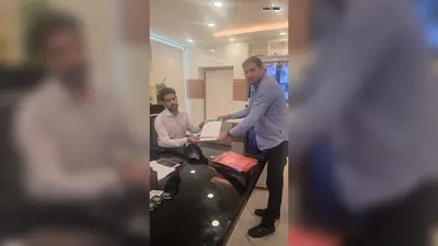 निजी स्कूल की फीस को लेकर JDU का प्रदर्शन, DM को सौंपा ज्ञापन, जांच और कार्रवाई की मांग