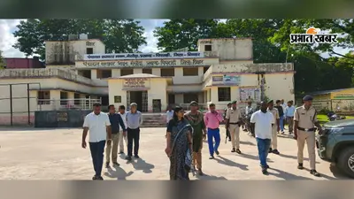 पिपराही प्रखंड कार्यालय का डीएम ने किया निरीक्षण, गंदगी और बिखरी फाइलों पर जतायी नाराजगी