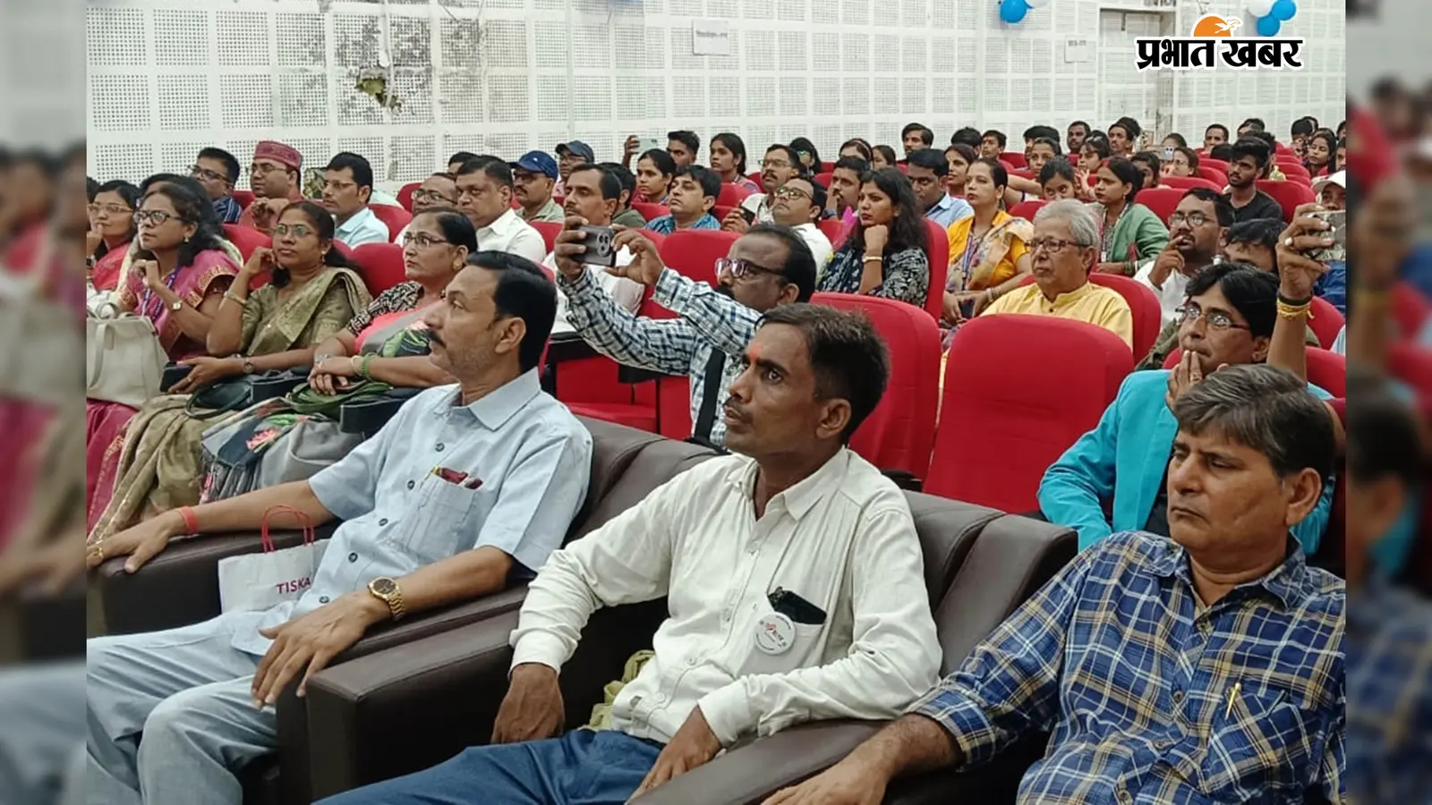 सासाराम में युवाओं ने लिया नशामुक्त भारत का संकल्प, DM बोले- नशे से दूर रहकर राष्ट्र निर्माण में दें योगदान