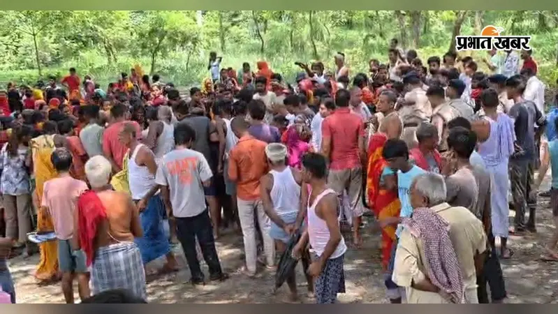 एक ही चिता पर मां और चार बच्चों का हुआ अंतिम संस्कार, हर आंख हुई नम