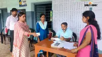 एसआइआर के विशेष कैंप का डीसी ने किया निरीक्षण, नये मतदाताओं के नाम जोड़ने में लापरवाही नहीं बरतने का निर्देश