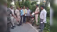 चंपारण तटबंध के समीप वाहन चेकिंग में 1.70 किलो गांजा के साथ युवक गिरफ्तार