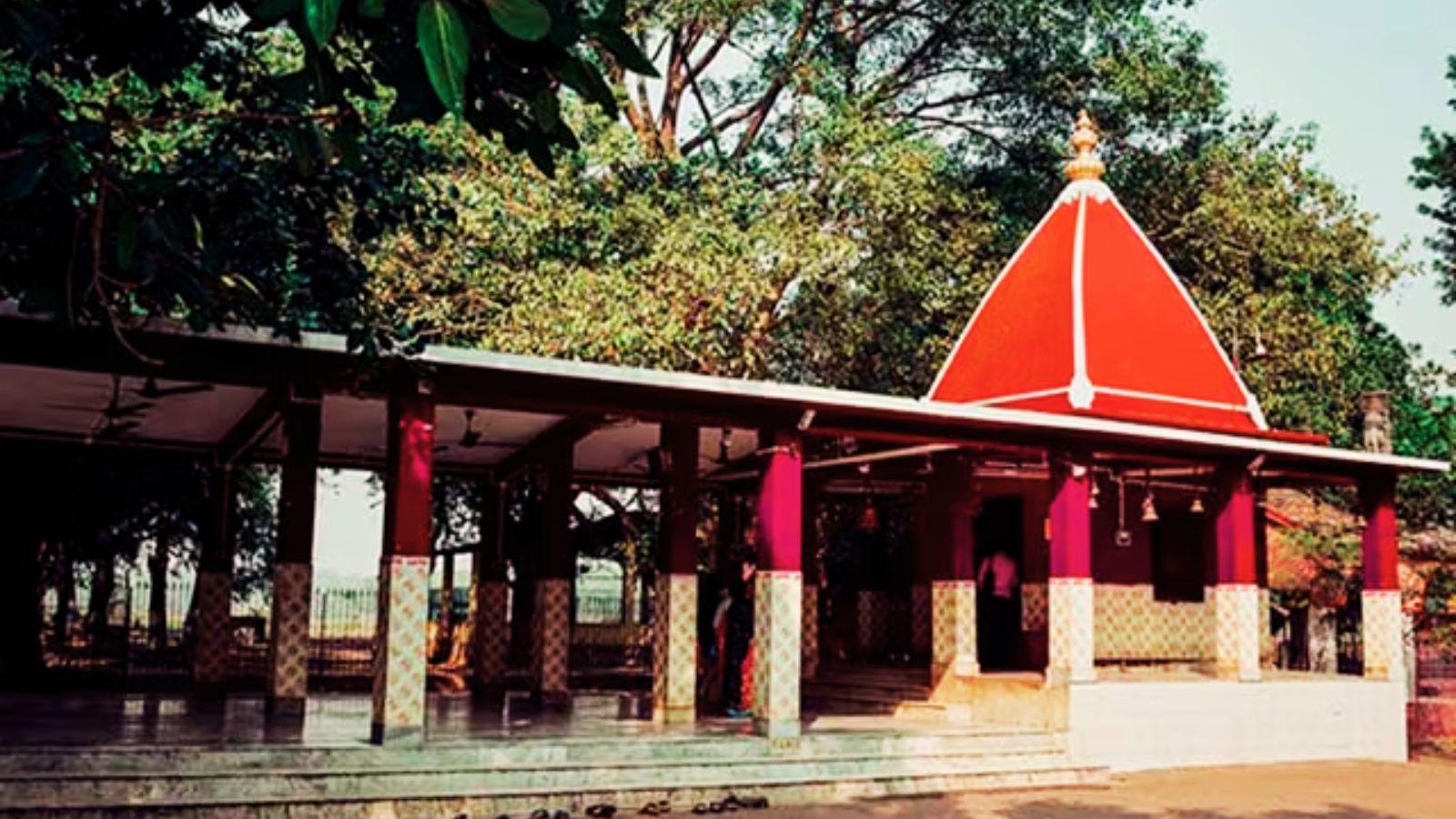 शांतिनिकेतन का कंकालितला मंदिर.
