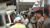 गोगरी में आर्थिक अपराध इकाई की छापेमारी, पूर्व प्रोफेसर के परिजनों के घर खंगाले, दो वाहन जब्त