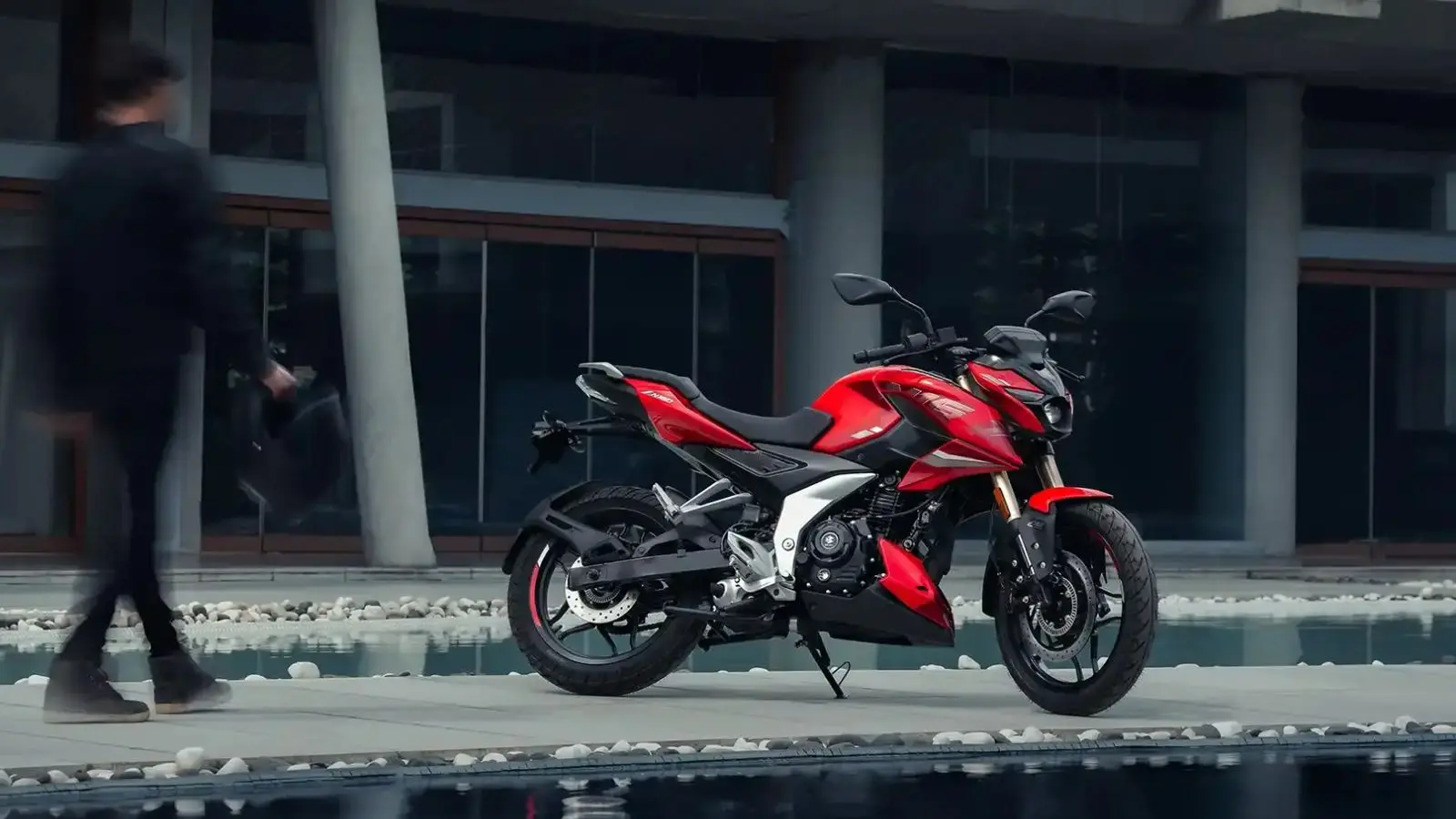 25 साल में कितनी बदली Bajaj Pulsar, साल 2001 की 150cc से N160 4V तक जानें आइकॉनिक ब्रांड का इतिहास?