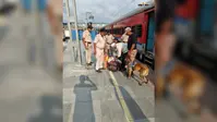 स्वतंत्रता दिवस से पहले नरकटियागंज स्टेशन पर हाई अलर्ट, डॉग स्क्वाड ने की जांच