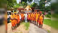 सासाराम : हर-हर महादेव के जयकारों से गूंजा दरिहट, बैजनाथ धाम के लिए रवाना हुआ कांवड़ियों का जत्था