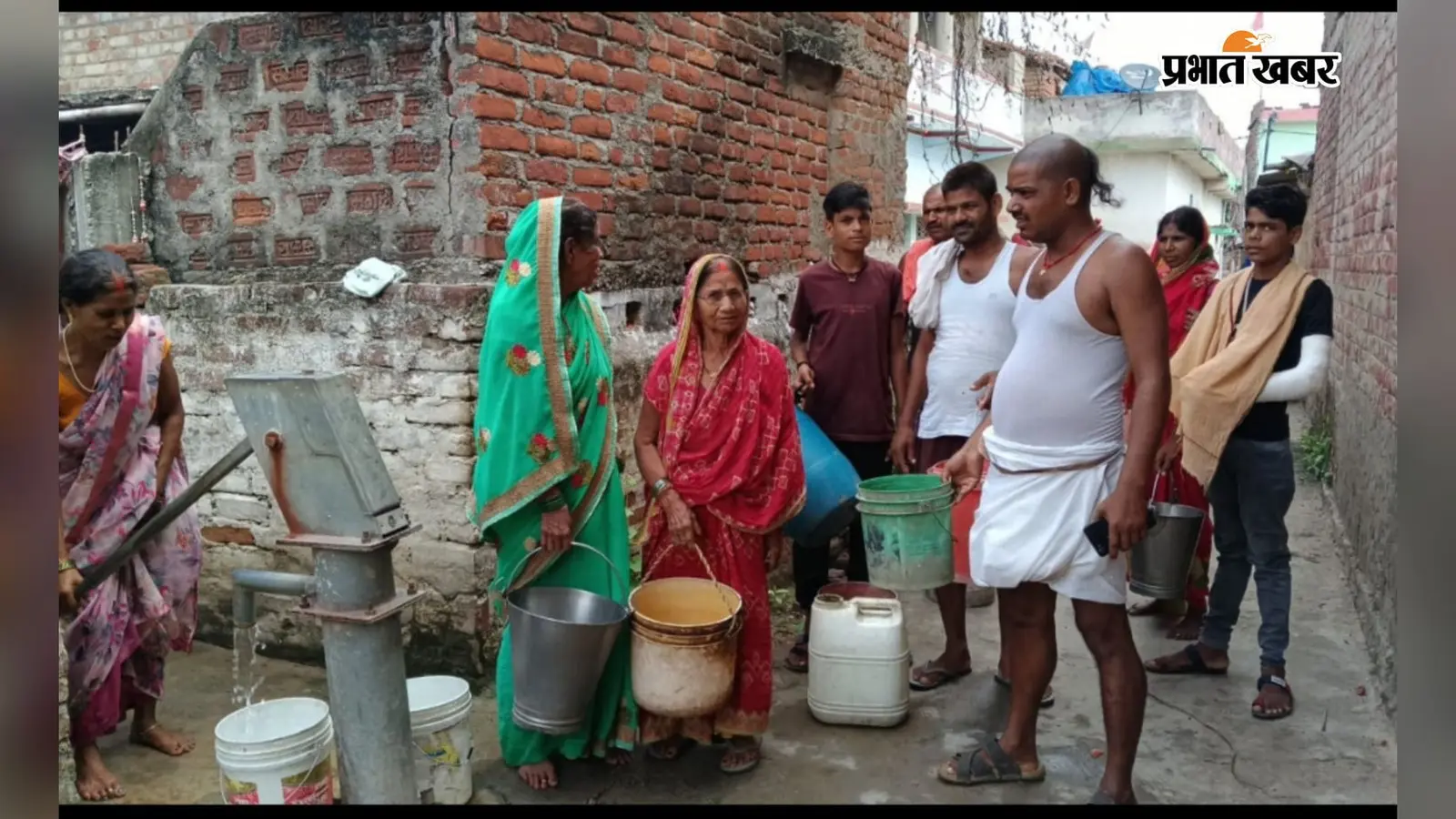 गया के ऐर गांव में एक माह से बंद नल-जल योजना, पेयजल संकट से परेशान ग्रामीणों ने दी सड़क जाम की चेतावनी