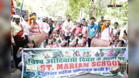 पलामू विश्व आदिवासी दिवस पर निकली प्रभात फेरी, झांकियों ने मोहा लोगों का मन