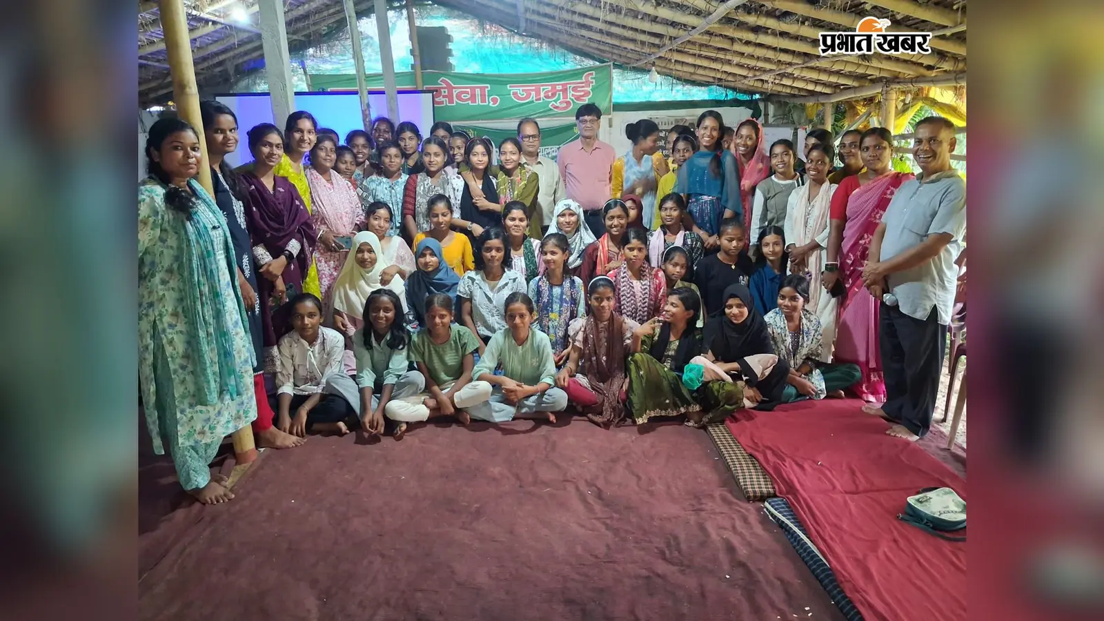 विश्व आदिवासी दिवस पर जमुई में किशोरियों के लिए सॉफ्ट स्किल कार्यशाला, नेतृत्व और संवाद कौशल का दिया गया प्रशिक्षण
