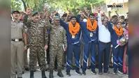 एनसीसी के राष्ट्रीय शूटिंग कैंप से लौटे कोडरमा के चार कैडेट, रेलवे स्टेशन पर हुआ स्वागत
