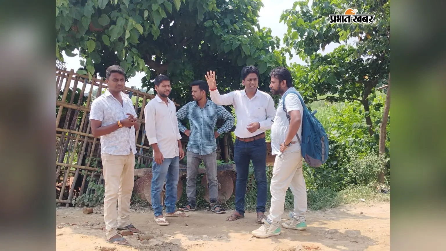 प्रभात खबर की खबर का असर, सतीघाट-राजघाट सड़क पर पहुंचा विभाग, मरम्मत शुरू