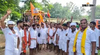 गया जी : गुरुआ से देवघर रवाना हुए सैकड़ों डाक कांवरिए, पूर्व विधायक विनय यादव ने दिखाई हरी झंडी