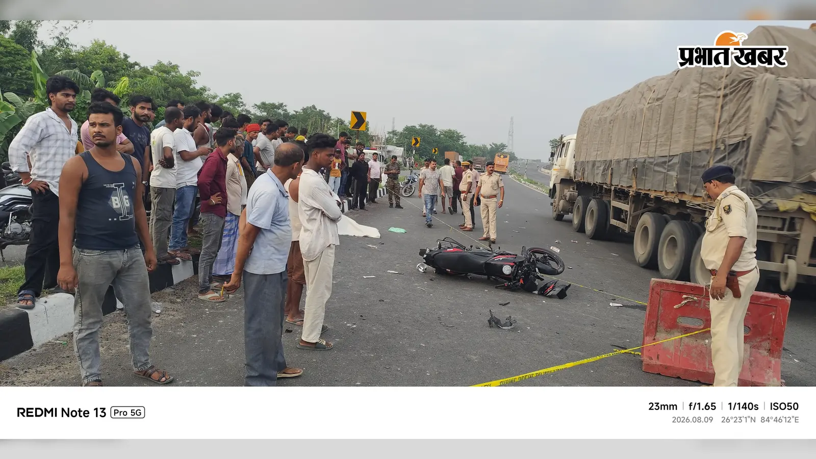 एनएच-27 पर अवैध कट से सड़क पार कर रहे बाइक सवार की ट्रक से टक्कर,मौत