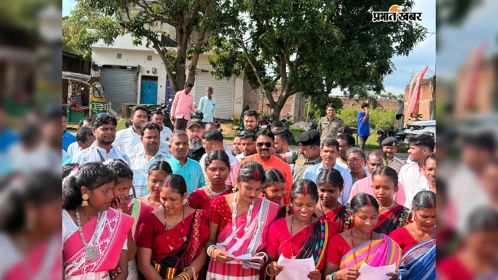 कटोरिया में विश्व आदिवासी मिलन दिवस पर उमड़ा जनसैलाब, पारंपरिक नृत्य के बीच विधायक मनोज यादव ने की विकास की घोषणा