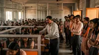 439 छात्रों वाले स्कूल में शिक्षकों की कमी, पांच शिक्षकों के भरोसे चल रही पढ़ाई