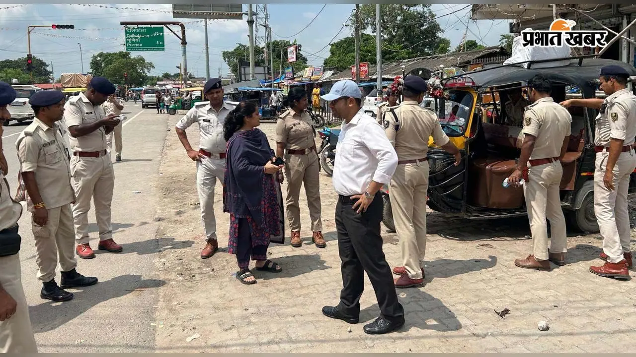 कलर कोडिंग नियम तोड़ने वाले ऑटो व ई-रिक्शा पर प्रशासन का बड़ा एक्शन, ₹10 लाख का जुर्माना, 12 वाहन जब्त