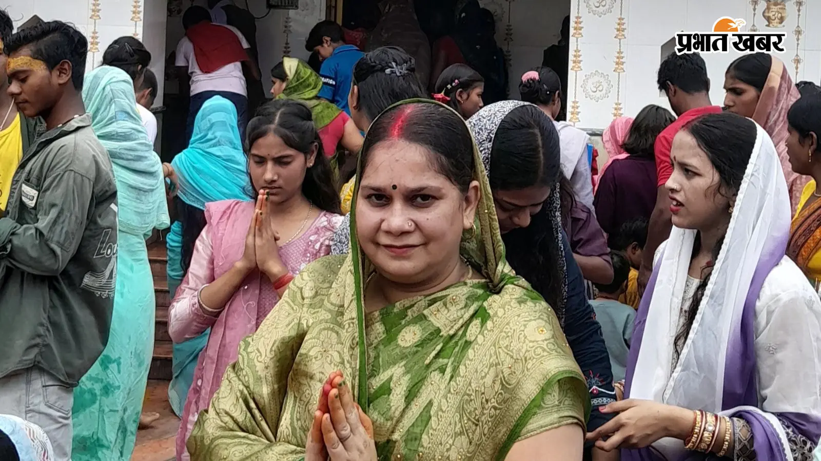 सावन की दूसरी सोमवारी पर शिवालयों में उमड़ी श्रद्धालुओं की भीड़, हर-हर महादेव के जयकारों से गूंजा इलाका