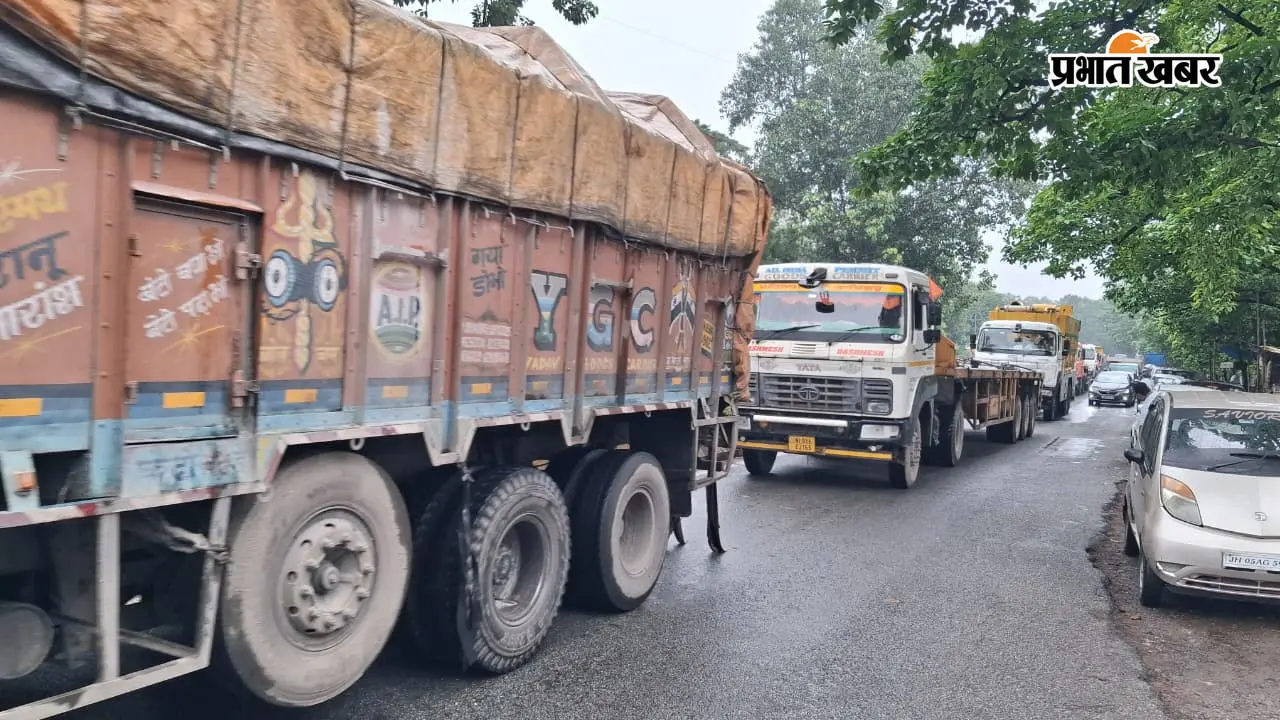 सिदगोड़ा में दर्दनाक हादसा, ट्रेलर की चपेट में आया बाइक सवार, मौके पर मौत