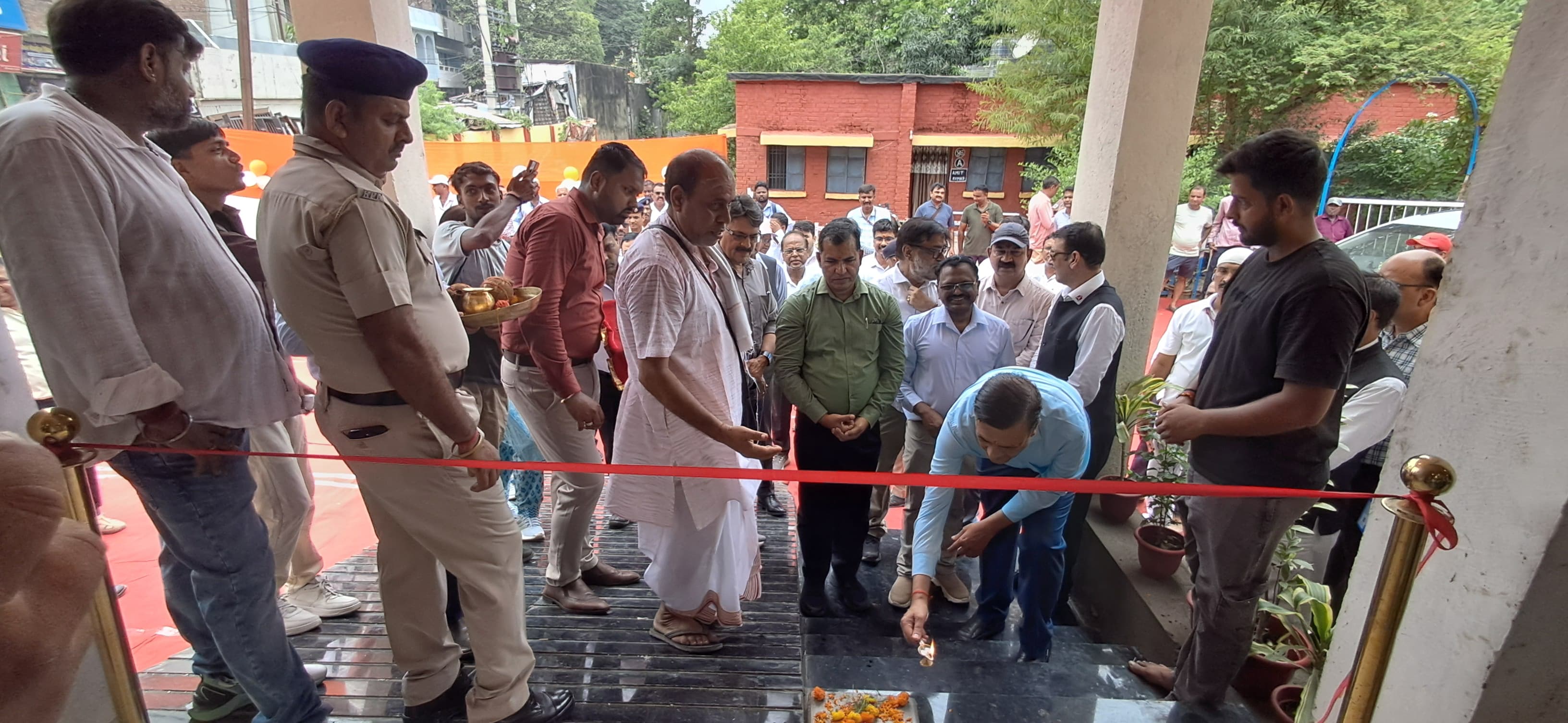 पूजा करते जीएम