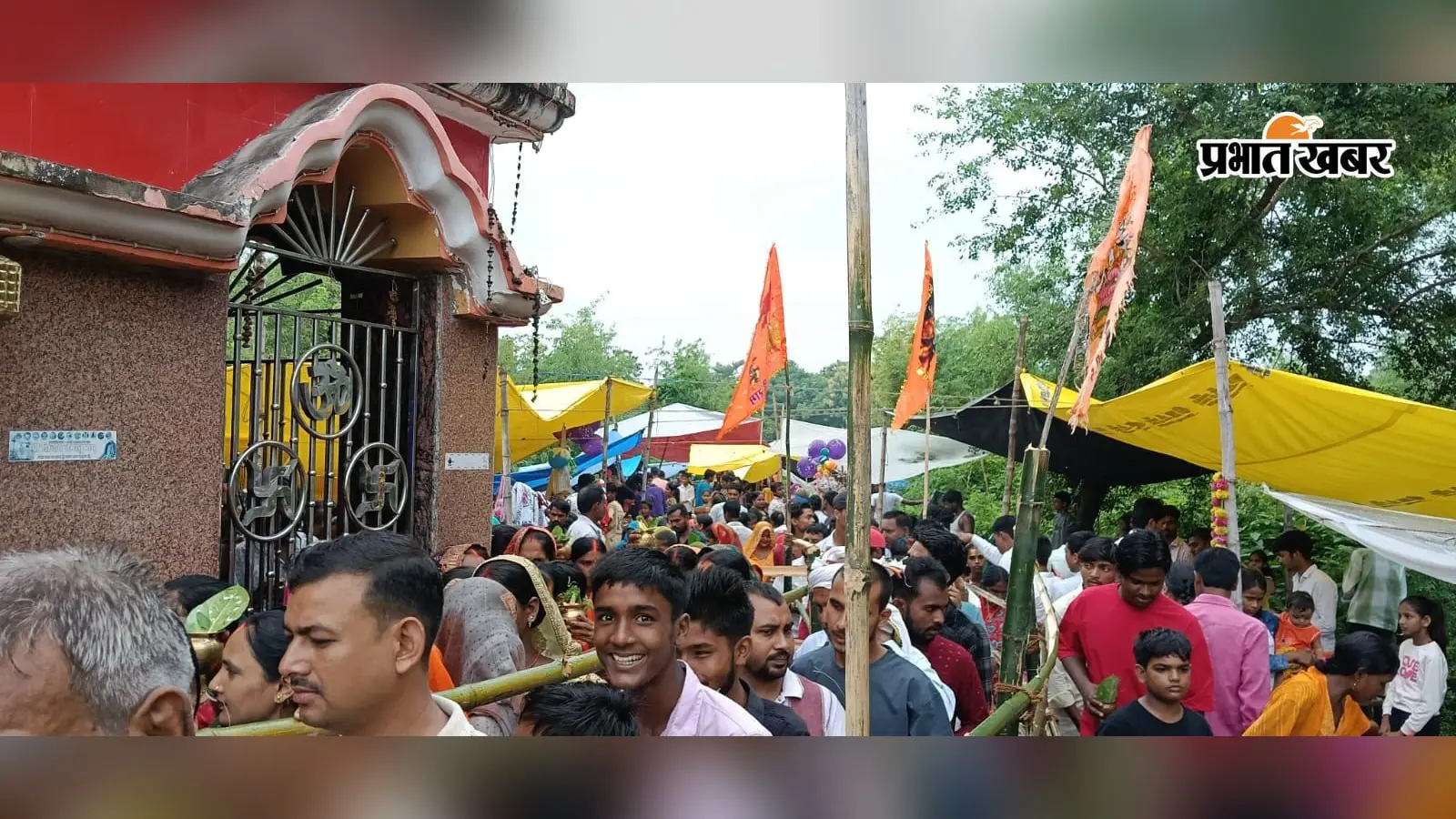 गोपालगंज के मांझा में आस्था का सैलाब, ब्रह्ममुहूर्त से मंदिरों में पहुंचने लगे श्रद्धालु, शिवालयों में लगी लंबी कतार