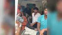 हाजीपुर : बैकठपुर धाम से जलाभिषेक कर लौट रहे थे श्रद्धालु, रास्ते में कुत्ता को बचाने में पलट गया टेंपो, कई घायल