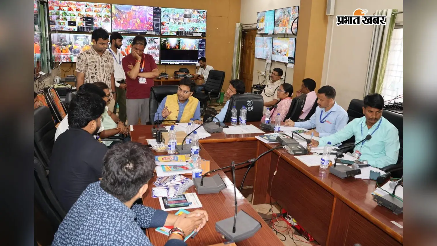 दूसरी सोमवारी पर DC ने लिया विधि-व्यवस्था का जायजा, कंट्रोल रूम से सीसीटीवी के जरिए पूरे मेला क्षेत्र पर रखा नजर
