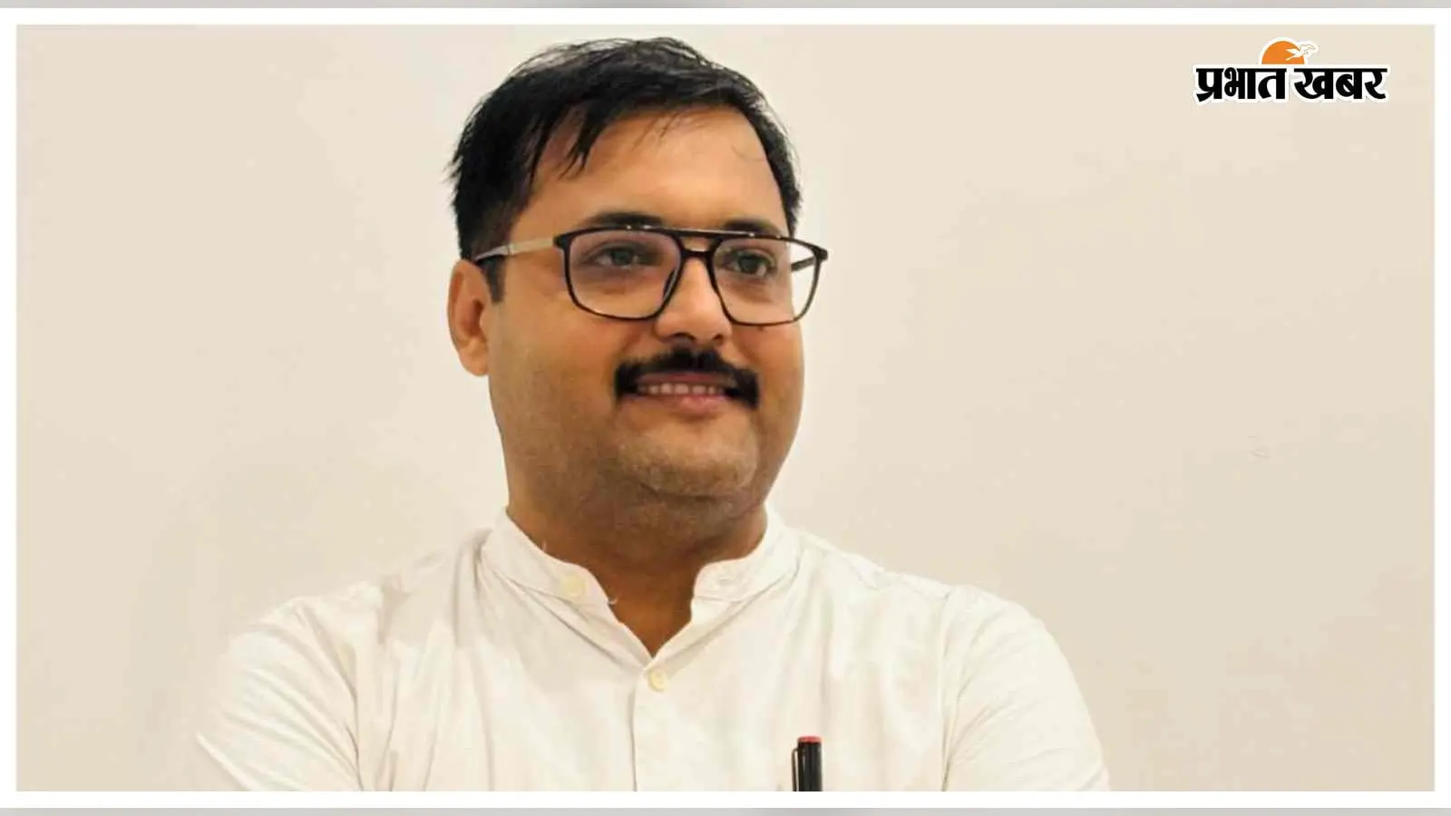 पटना में गूंजेगी पश्चिम चंपारण के कवि चंदन कुमार झा की कविता, राजभाषा प्रभाग ने भेजा आमंत्रण