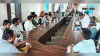 टेटिया बंपर में पंचायत समिति की बैठक, आयरन सिरप फेंके जाने का मामला गरमाया