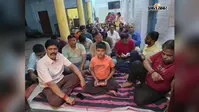 झूलन महोत्सव में गूंजे भजनों के स्वर, ताली कीर्तन में झूमे श्रद्धालु