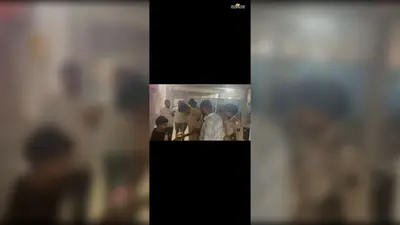 कैमूर में ट्रक ने ऑटो में मारी जोरदार टक्कर, नाले में पलटा टेंपो; युवती गंभीर, हायर सेंटर रेफर