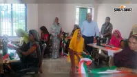 सहरसा में जीविका दीदियां बना रहीं तिरंगा, महिला सशक्तीकरण के साथ देशभक्ति का भी दे रहीं संदेश