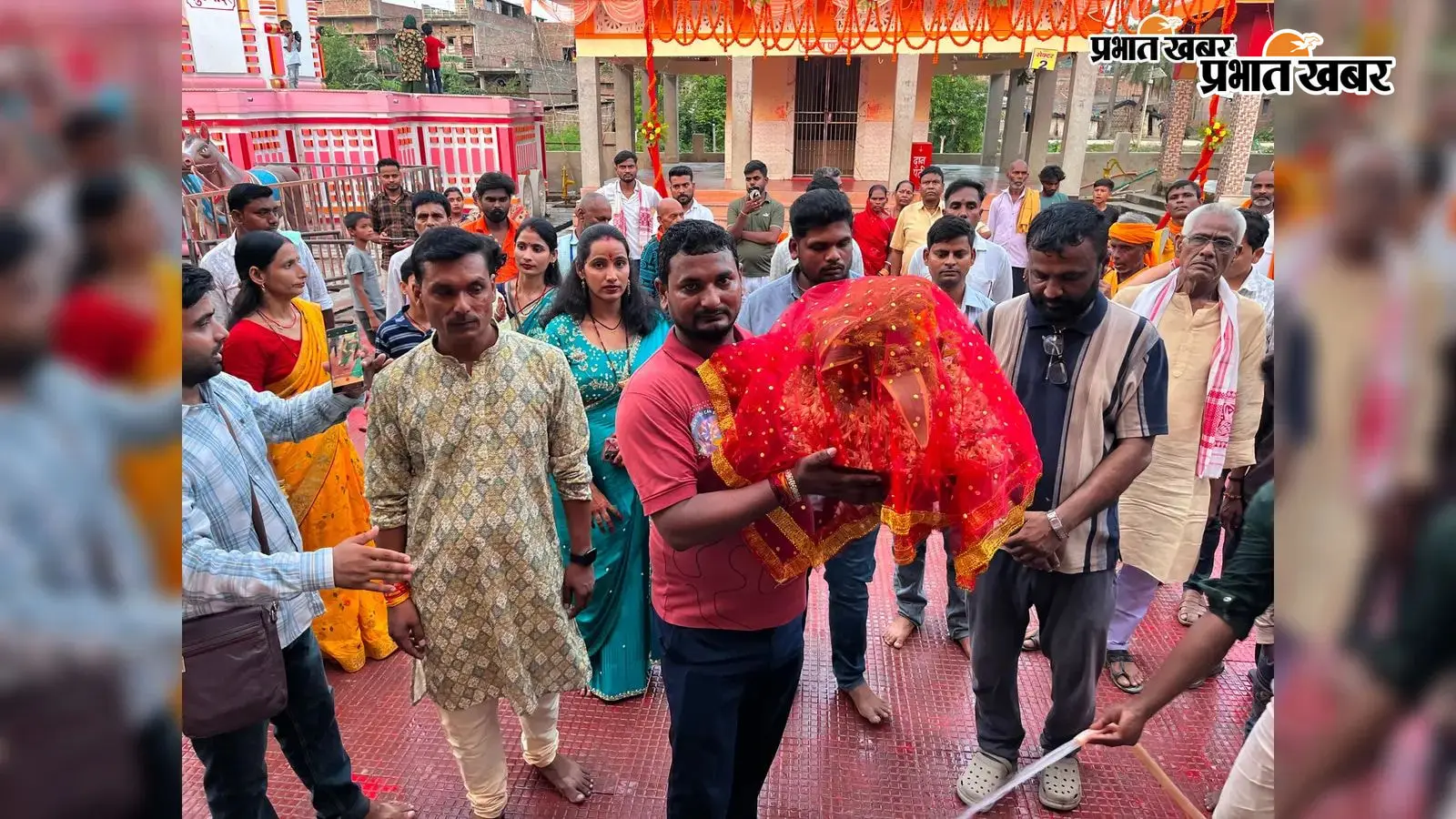 सावन की दूसरी सोमवारी पर बाबा हरिगिरि धाम में उमड़ा आस्था का जनसैलाब, रातभर गूंजते रहे हर-हर महादेव के जयकारे