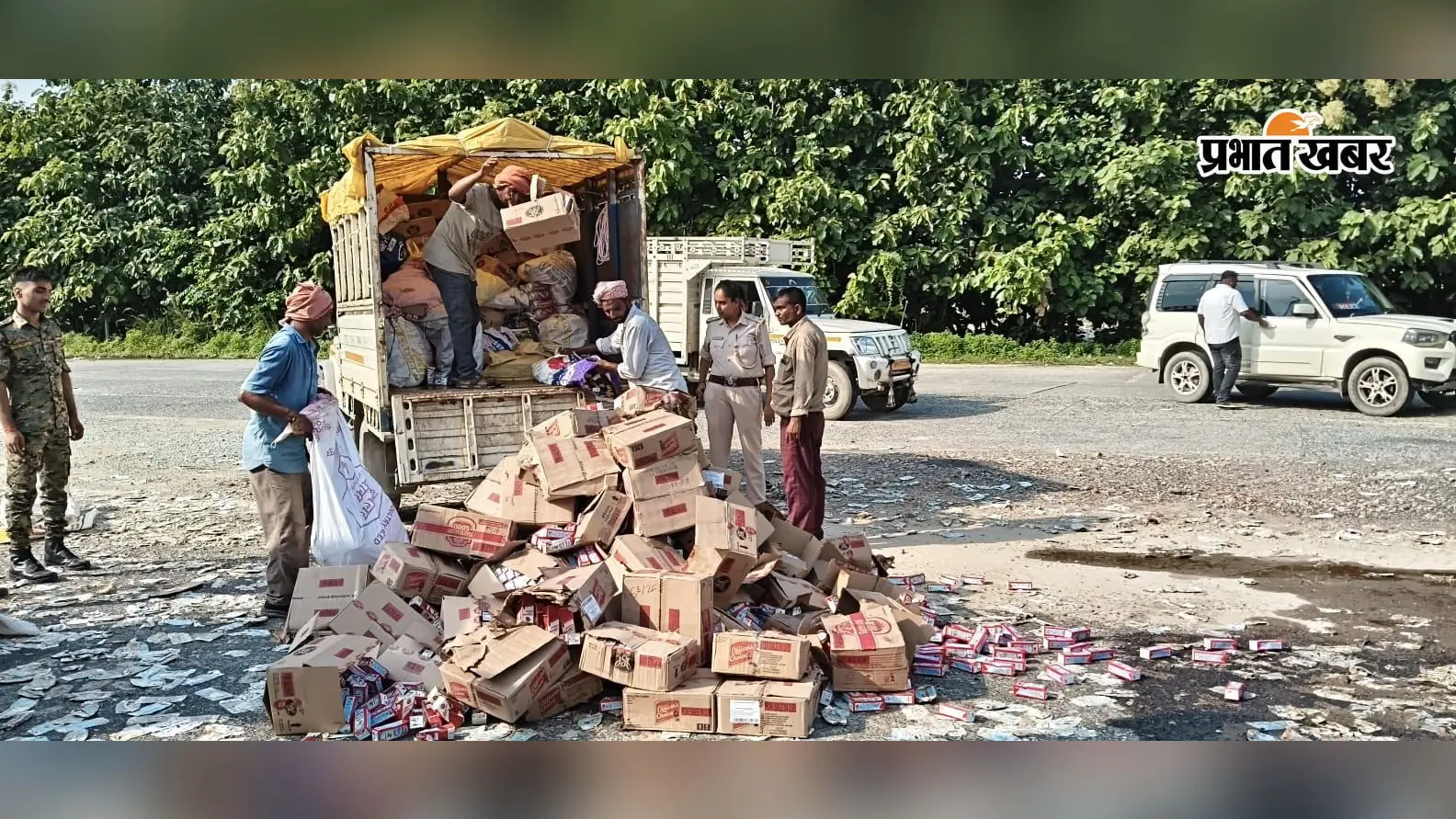 गोपालगंज में करीब 1.40 करोड़ रुपये की शराब नष्ट, 9353 लीटर जब्त मदिरा पर चला बुलडोजर