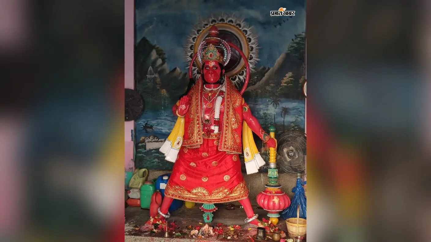 बांका में बजरंगबली की भक्ति में डूबे श्रद्धालु, मंदिरों में गूंजा हनुमान चालीसा, लगे जय श्रीराम के जयकारे