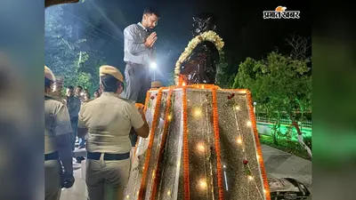 अमर शहीद खुदीराम बोस के शहादत दिवस पर जिला प्रशासन और परिजनों ने दी भावभीनी श्रद्धांजलि