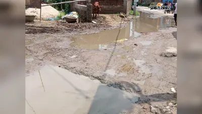 औरंगाबाद : मदनपुर में सड़क बनी तालाब, खिरियावा में जलजमाव से स्कूली बच्चों की बढ़ी परेशानी
