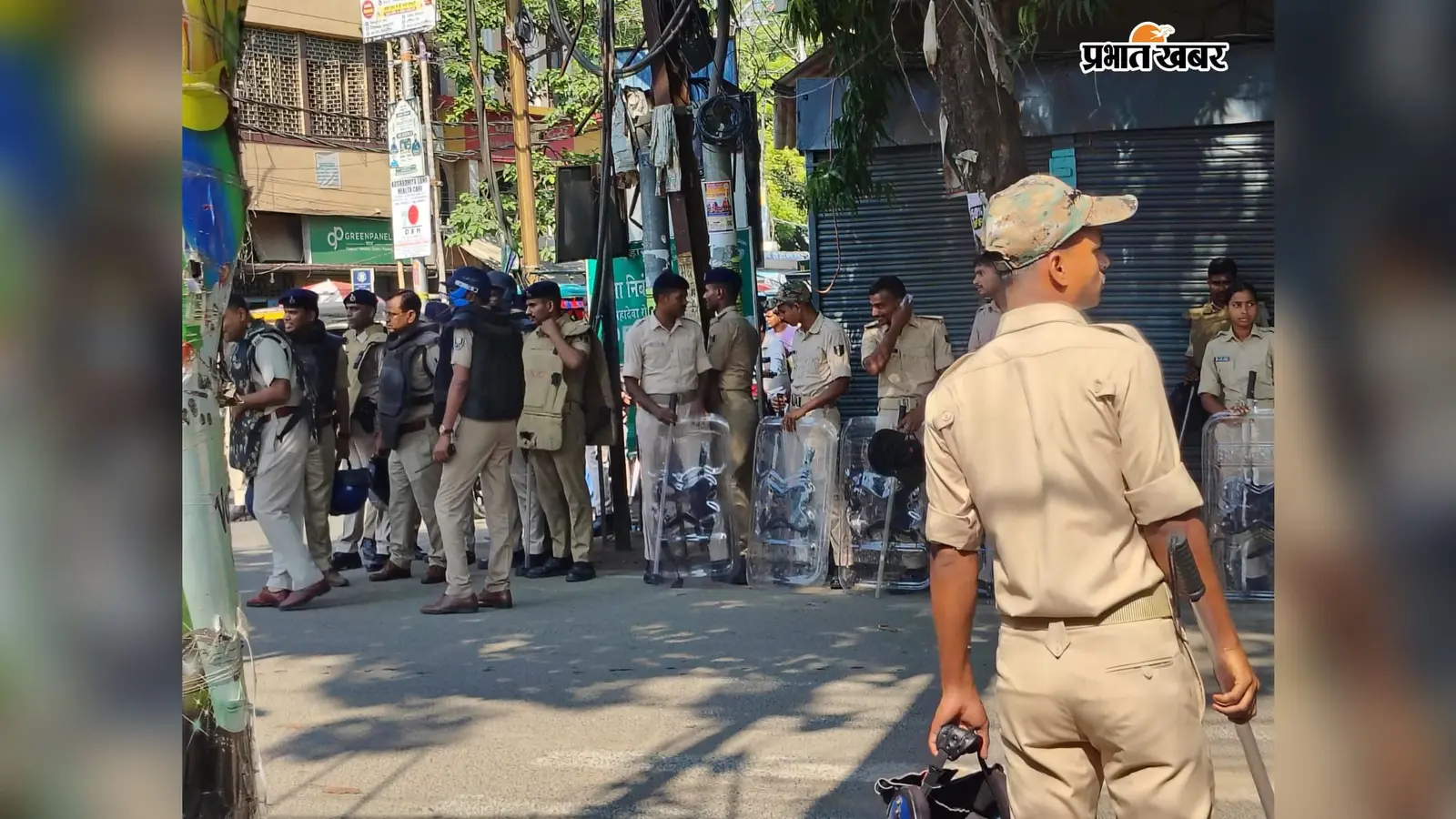 सीवान में आइसा और आरवाईए के प्रदर्शन से पहले पुलिस अलर्ट, जेपी चौक और गोपालगंज मोड़ पर 100 जवान तैनात