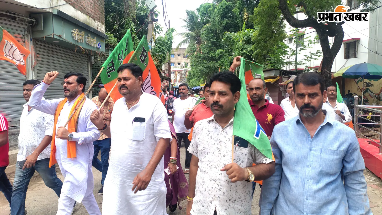 छात्रों पर कथित लाठीचार्ज के विरोध में साहिबगंज बंद का दिखा व्यापक असर