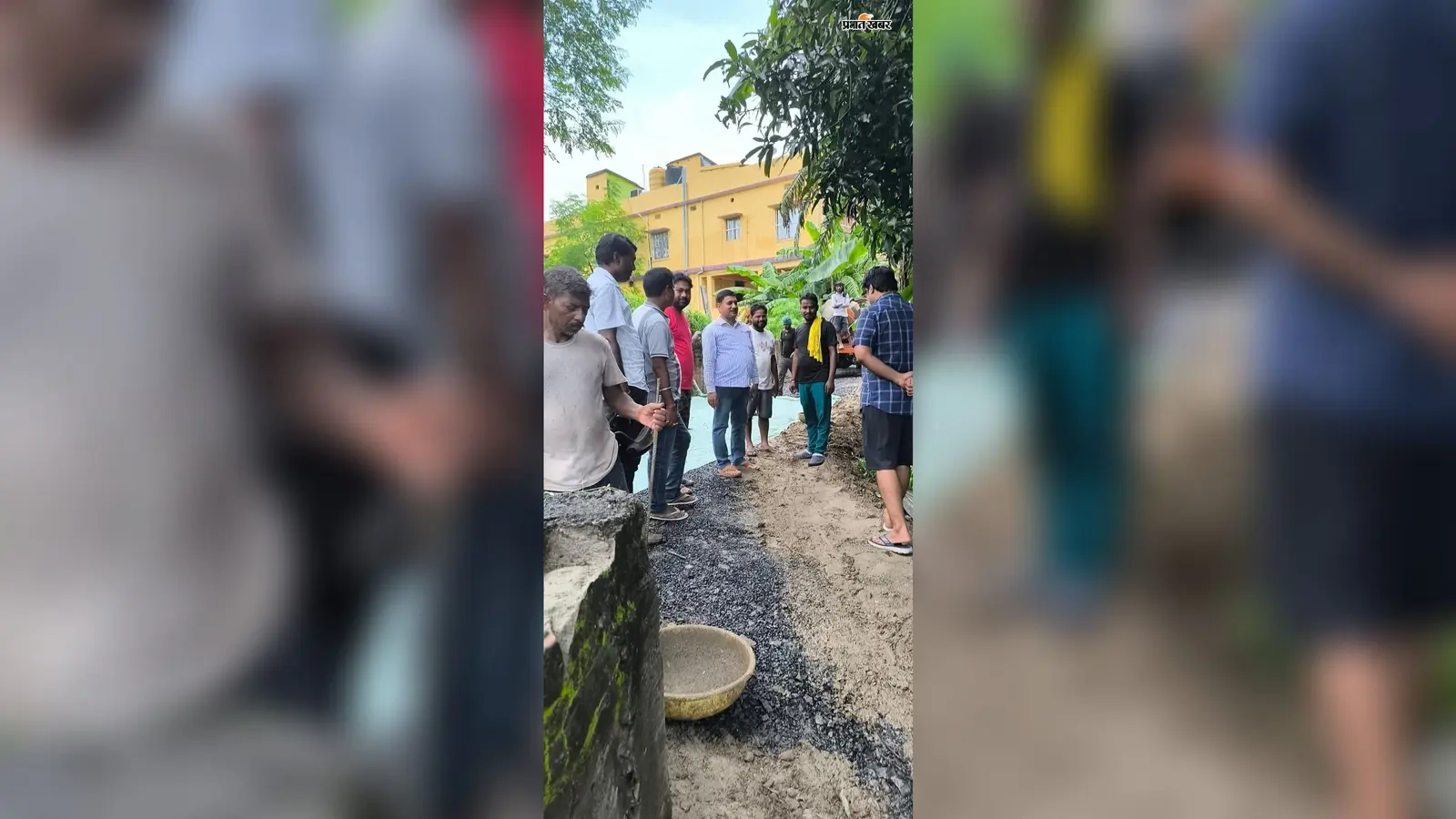 मधेपुरा वार्ड-2 में सड़क निर्माण का औचक निरीक्षण, पार्षद प्रतिनिधि ने संवेदक को दी सख्त हिदायत