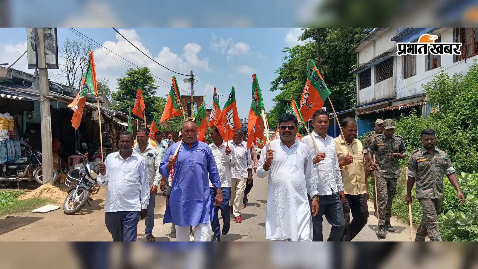 बाजार बंद कराने सड़क पर उतरे भाजपाई, गिरिडीह में दिखा आंशिक असर