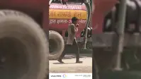 मोतिहारी में सड़क पर नशा करते दिखा बच्चा, बच्चों को नशे से बचाने के लिए सामूहिक पहल जरूरी