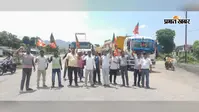 छात्रों पर लाठीचार्ज के विरोध में भाजपा ने एनएच-33 किया जाम