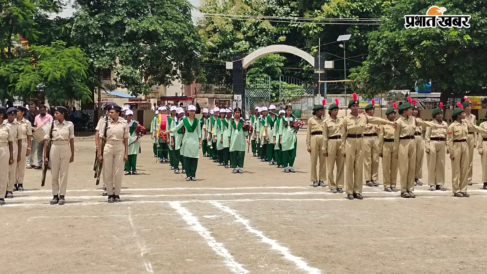 स्वतंत्रता दिवस समारोह को लेकर परेड का पूर्वाभ्यास, छात्र-छात्राओं ने दिखाया उत्साह