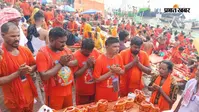 Photo Story: अजगैबीनाथ धाम में उमड़ रहा आस्था का सैलाब, देखें सावन में मंदिर के अलौकिक रूप की झलकियां