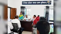 Kusheshwarsthan: विकास योजनाओं की धीमी रफ्तार पर जनप्रतिनिधियों ने अधिकारियों को घेरा