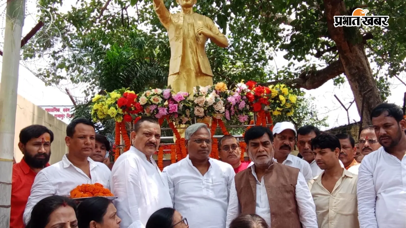 पटना: शहीद राजेंद्र सिंह की शहादत दिवस पर श्रद्धांजलि, प्रतिमा पर माल्यार्पण कर किया नमन